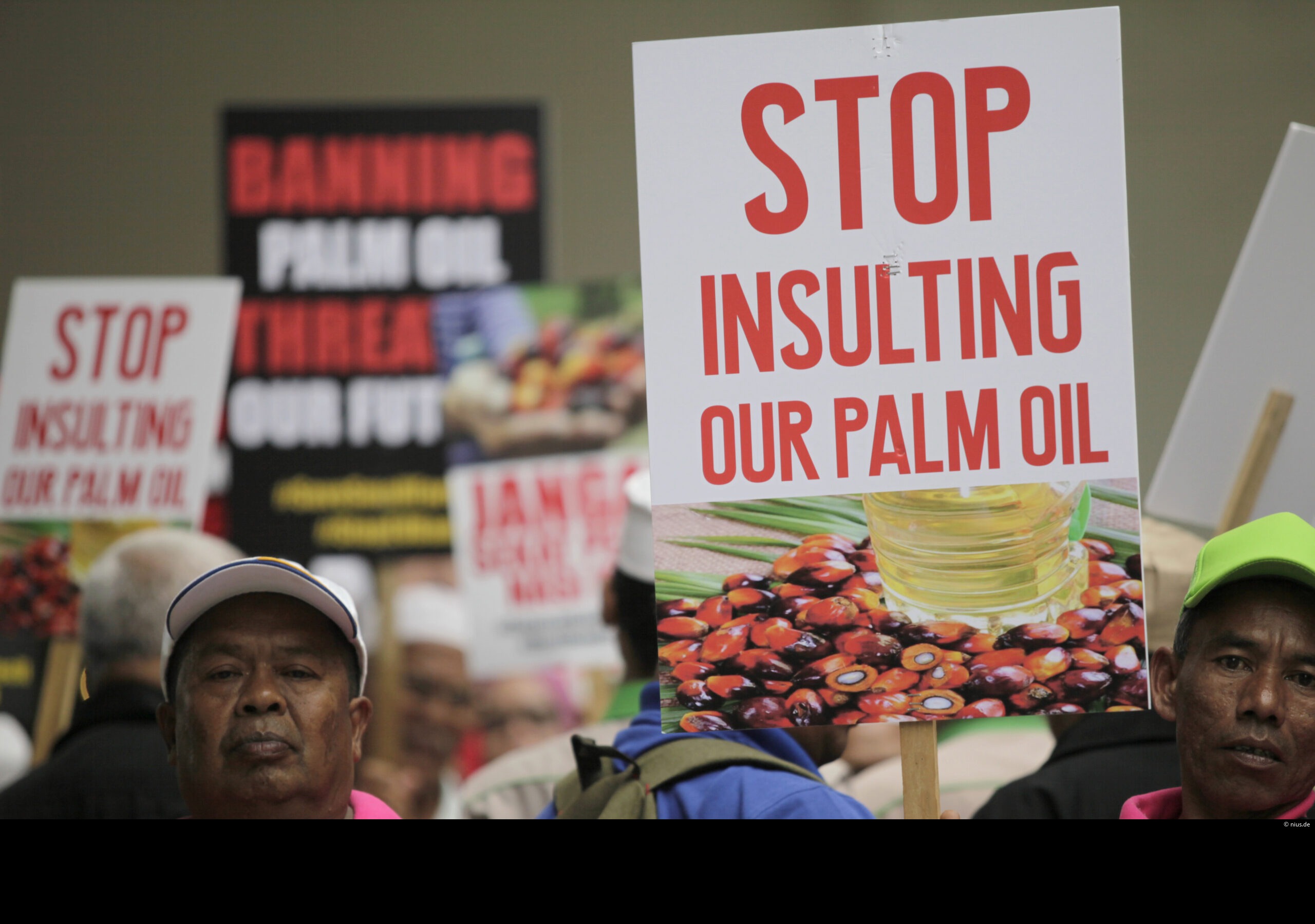 Kleinbauern in Kuala Lumpur, Malaysia, demonstrieren gegen US-Regulierungen zum Palmöl.