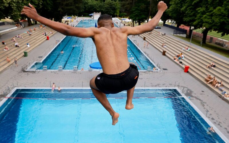 Swiss Pool Doubles Entry Fee for Foreigners After Ban Lifted