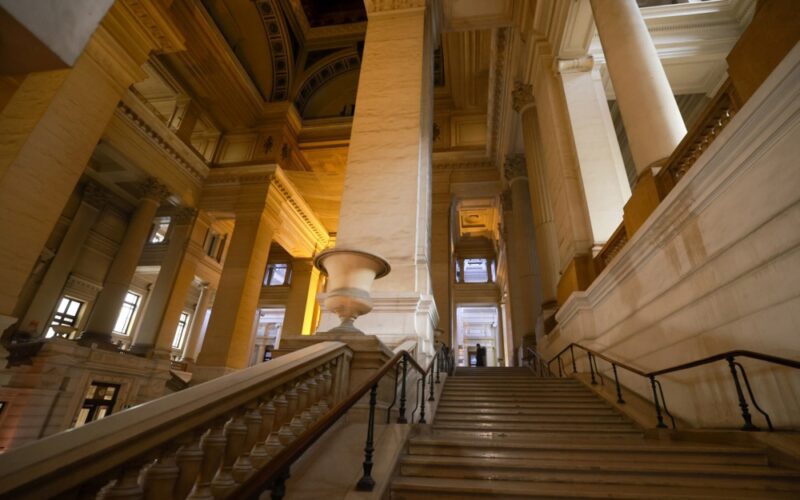 Polish-Belgian NGO Defies Court Order in Bank Defamation Case
