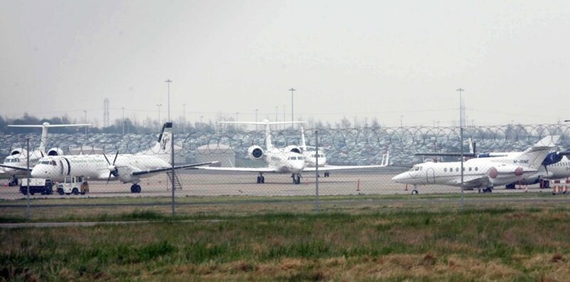 Ireland Deports 24 Men to Pakistan on First Charter Flight