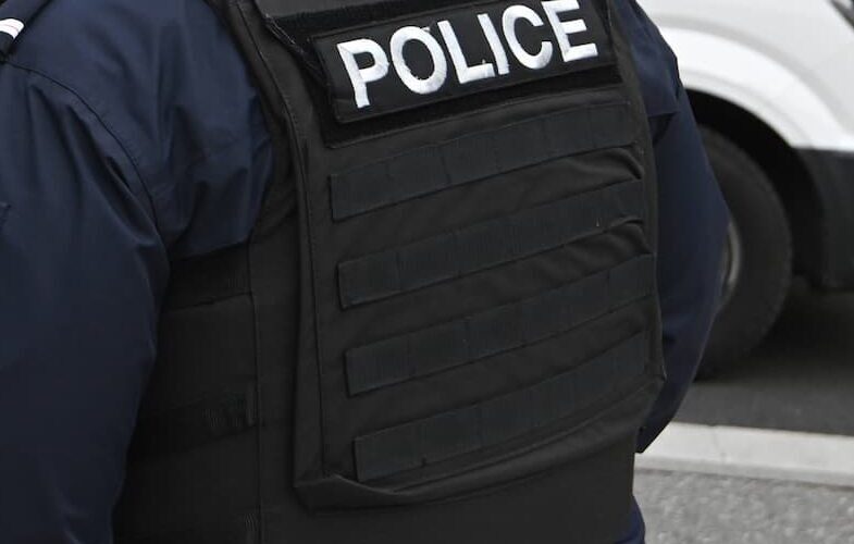 French cop shoots knife-wielding man in Seine-Saint-Denis