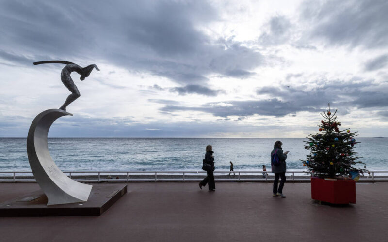 Paris postpones Bastille Day fireworks to honor Nice attack victims