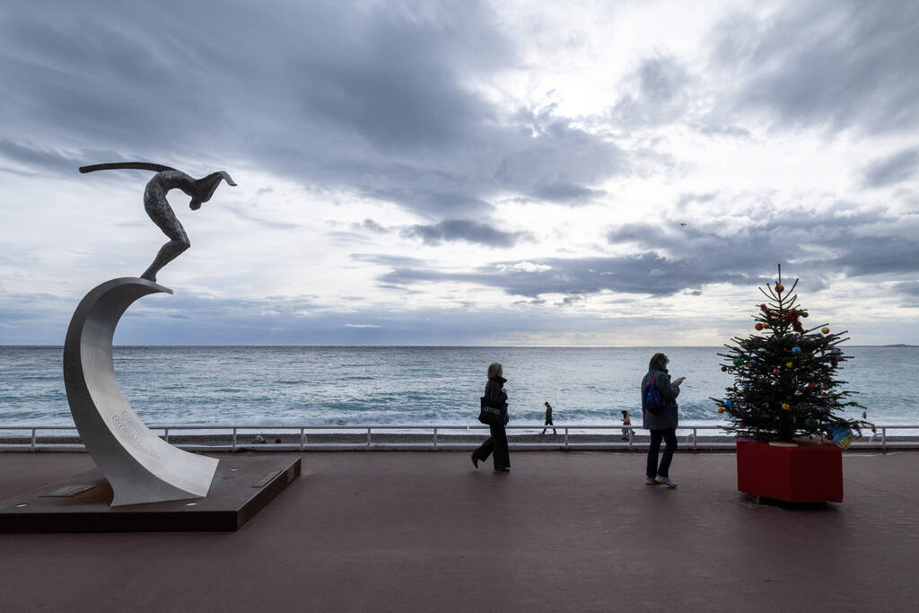 Paris postpones Bastille Day fireworks to honor Nice attack victims