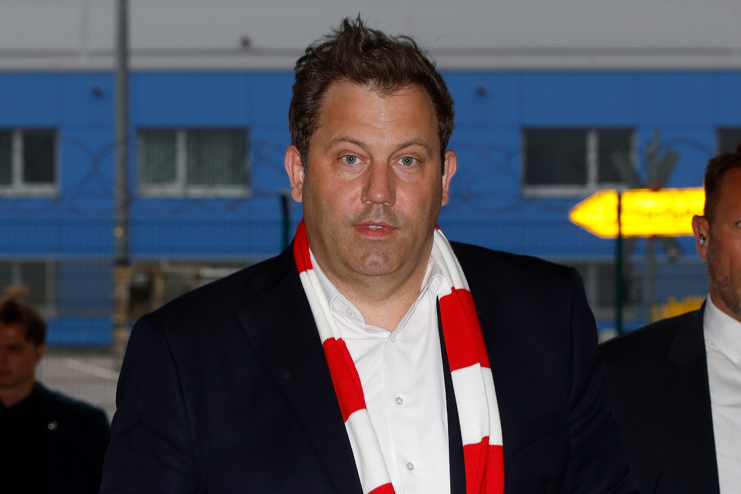 Finanzminister Lars Klingbeil wirkt häufig müde und erschöpft. Sein starkes Schwitzen fällt in letzter Zeit besonders auf.
