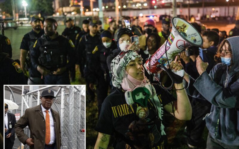 Newark Mayor Sues to Shut Down Migrant Center After Clashes