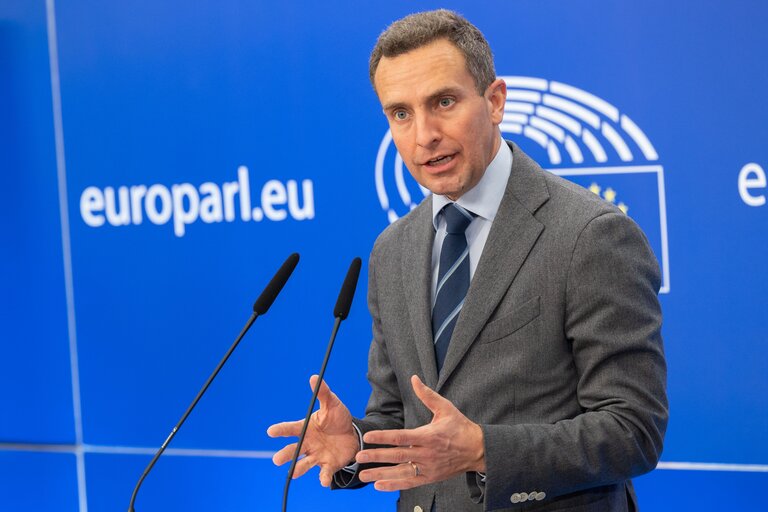 EU Democracy Shield Must Get Tougher on Russia: Tobé