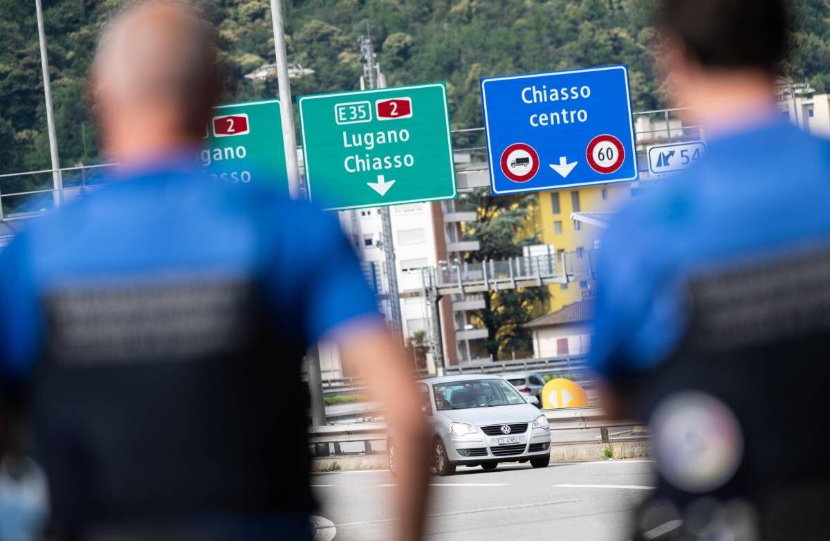 EU Orders Italy and 8 Countries to End Border Checks, League Says “We Decide