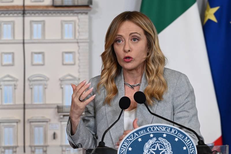 Meloni: "Accordo Usa-Iran occasione per la pace. Italia pronta con una missione navale"
