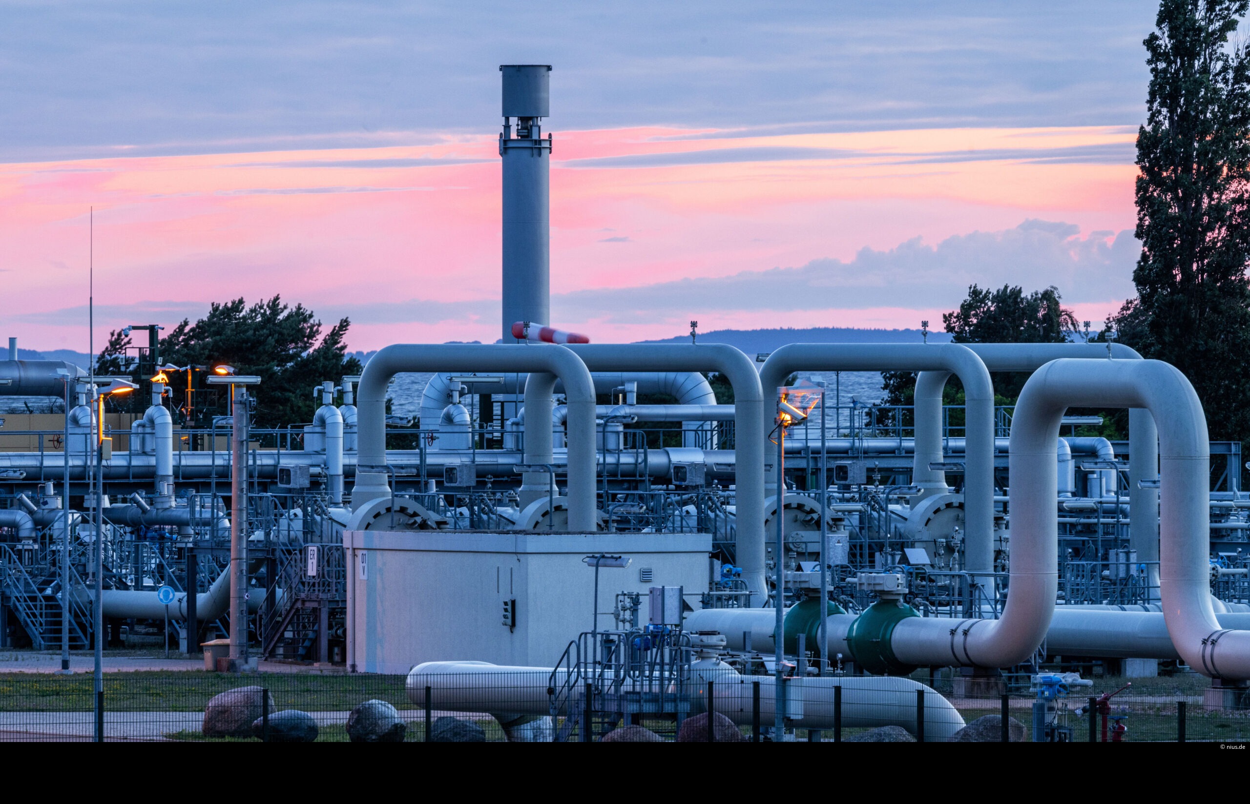 Rohrsysteme der Gas-Empfangsstation der Ostseepipeline Nord Stream 1 in Lubmin/Mecklenburg-Vorpommern (Archivbild)