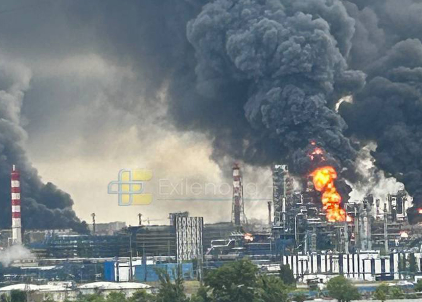 Major Drone Strikes Hit Moscow – Key Oil Refinery Ablaze