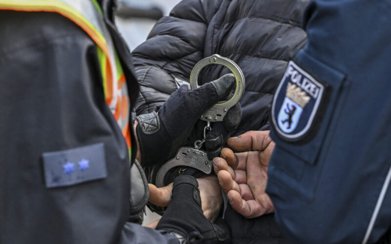 Minor Crimes Can Cost Migrants Their Protected Status, Court Rules