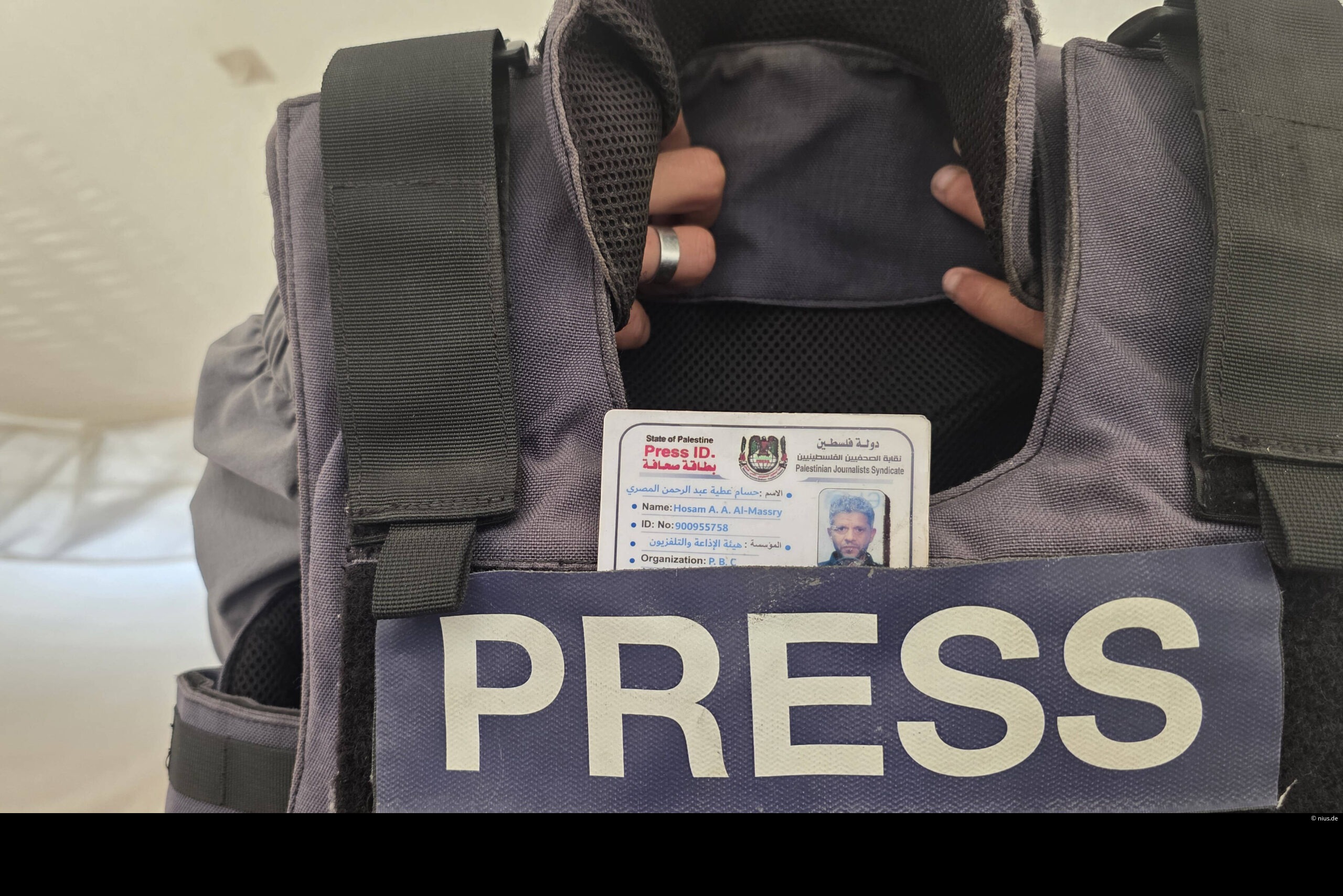 Nicht in jeder Presseweste steckt ein reiner Journalist.