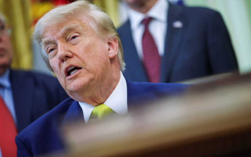 Trump Calls on Iran and Israel to End Mutual Fire Attacks