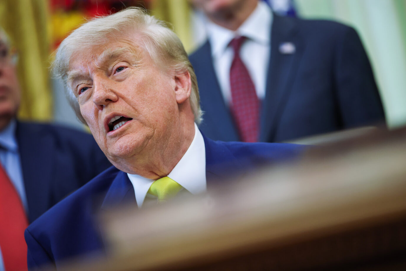 Trump Calls on Iran and Israel to End Mutual Fire Attacks