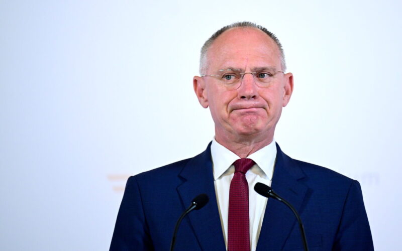 Austrian Minister refuses Syrian deportations: “Who will clean hospitals?”