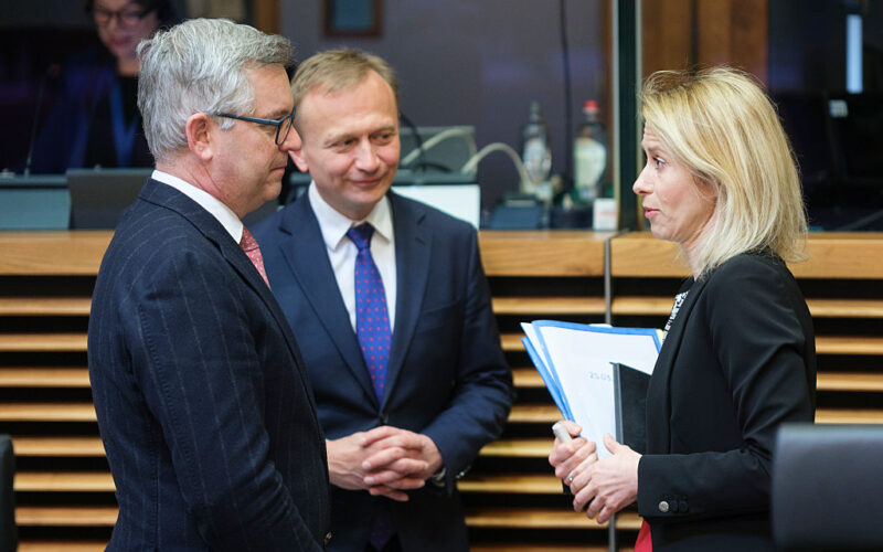 EU Approves Toughest Migration Law With Deportation Centers