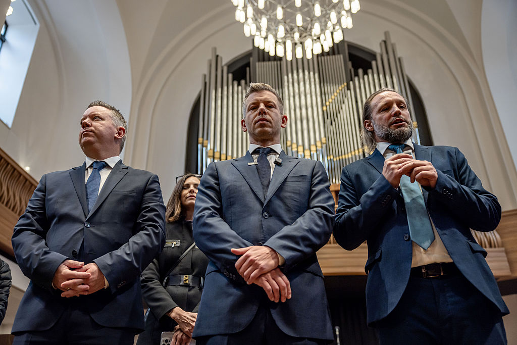 Hungary Vows to Reject EU Migration Pact Implementation