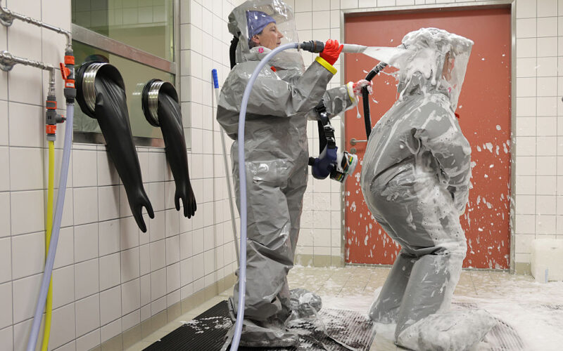 US Pushes Europe for Stricter Ebola Travel Rules, EU Resists