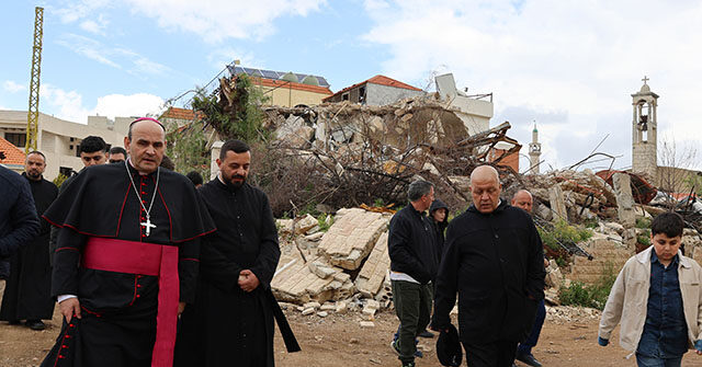 Catholic Nuncio Visits Lebanese Christians Defying Israeli Orders