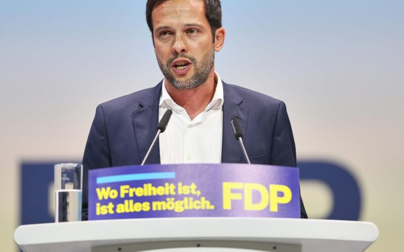 Philosopher Cancels Debate with FDP Official Over JF Interview