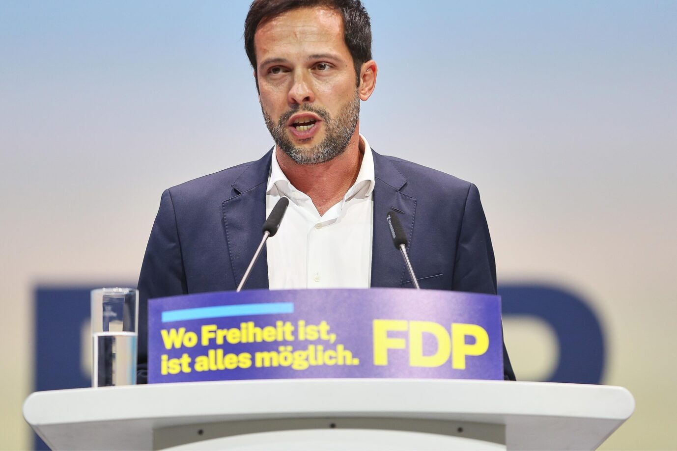 Philosopher Cancels Debate with FDP Official Over JF Interview