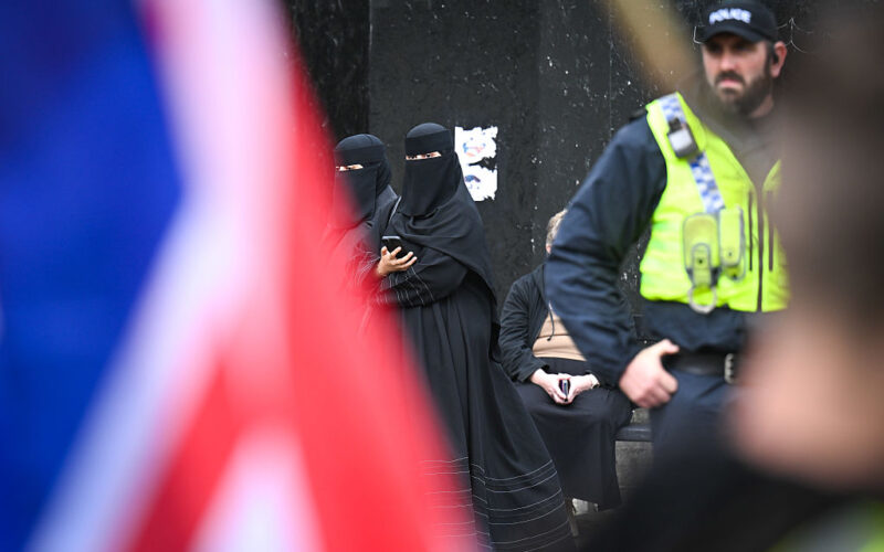 Immigration Tops List of British Public’s Biggest Worries