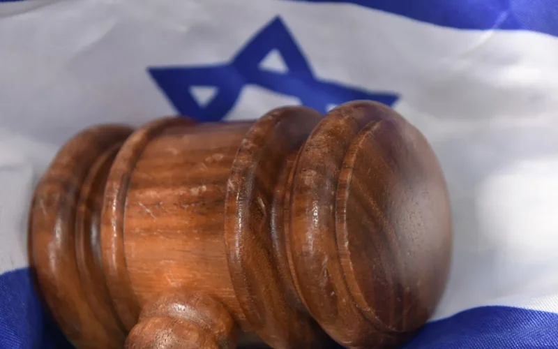 Jurist Stands in Defense of Israel Against Critics