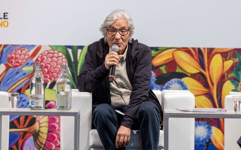 Algerian Author Sansal Crashes Retailleau’s First Rally