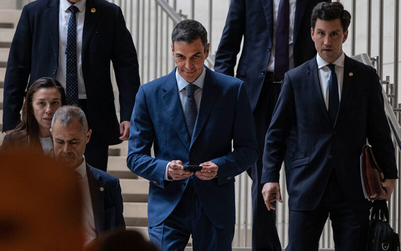 Sánchez Knew About Socialist Dirty-Tricks Network