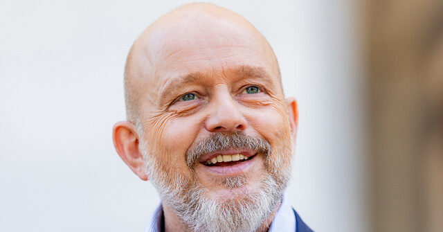 Republican Steve Hilton Advances in California Gubernatorial Race
