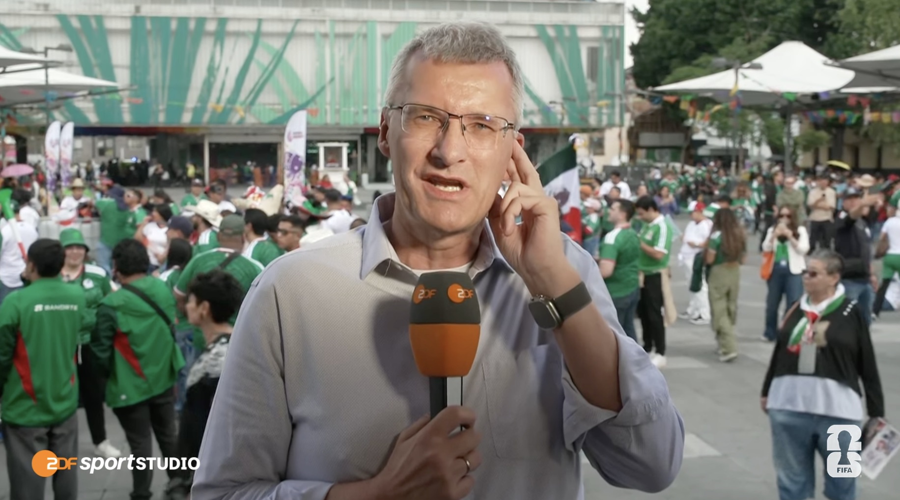 USA-Schelte in der Schalte: Korrespondent Elmar Theveßen.