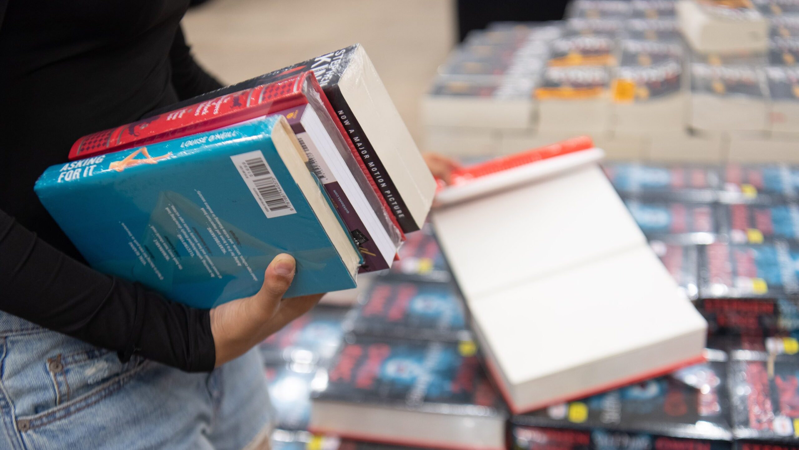 Italian Book Fair Erupts Into Political Battle Over Ideology