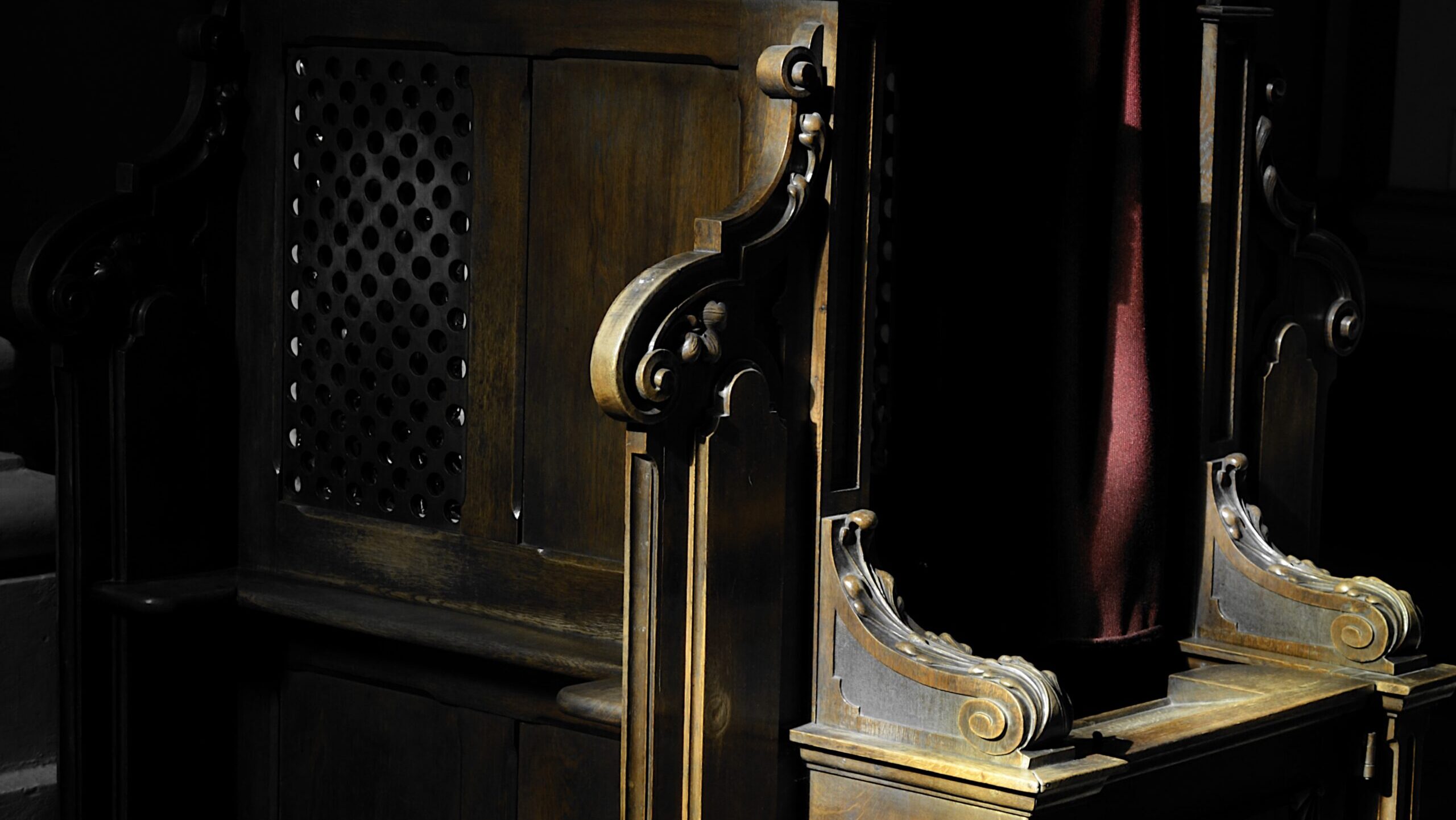 Catholic Church Under Fire Over Confession Secrecy in France