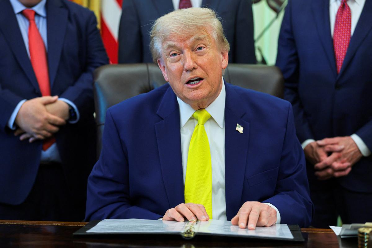 Trump Announces Iran Peace Deal Sunday, Says Tehran Drops Nuke Plans