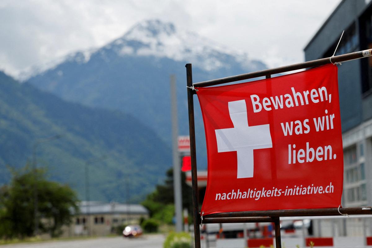 Switzerland Voters Reject Population Cap at 10 Million