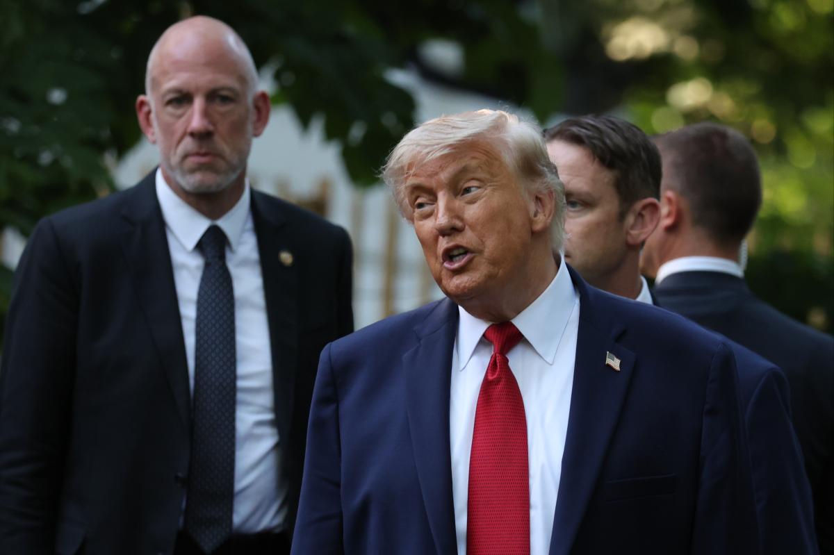 Trump Slams Critics as ‘Fools’ Over Iran Strategy