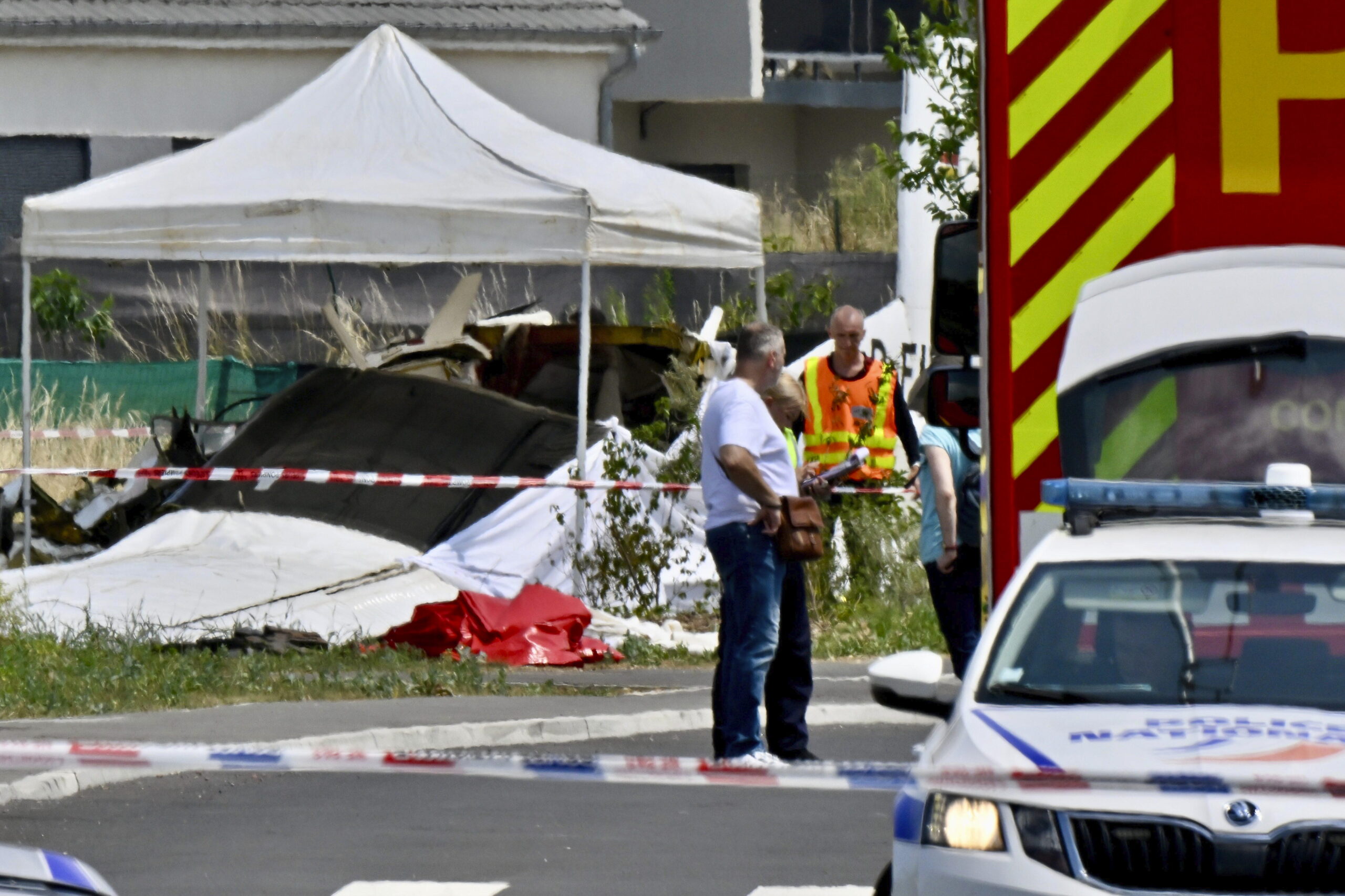Ermittler sind zur Untersuchung des Flugzeugs bereits eingetroffen