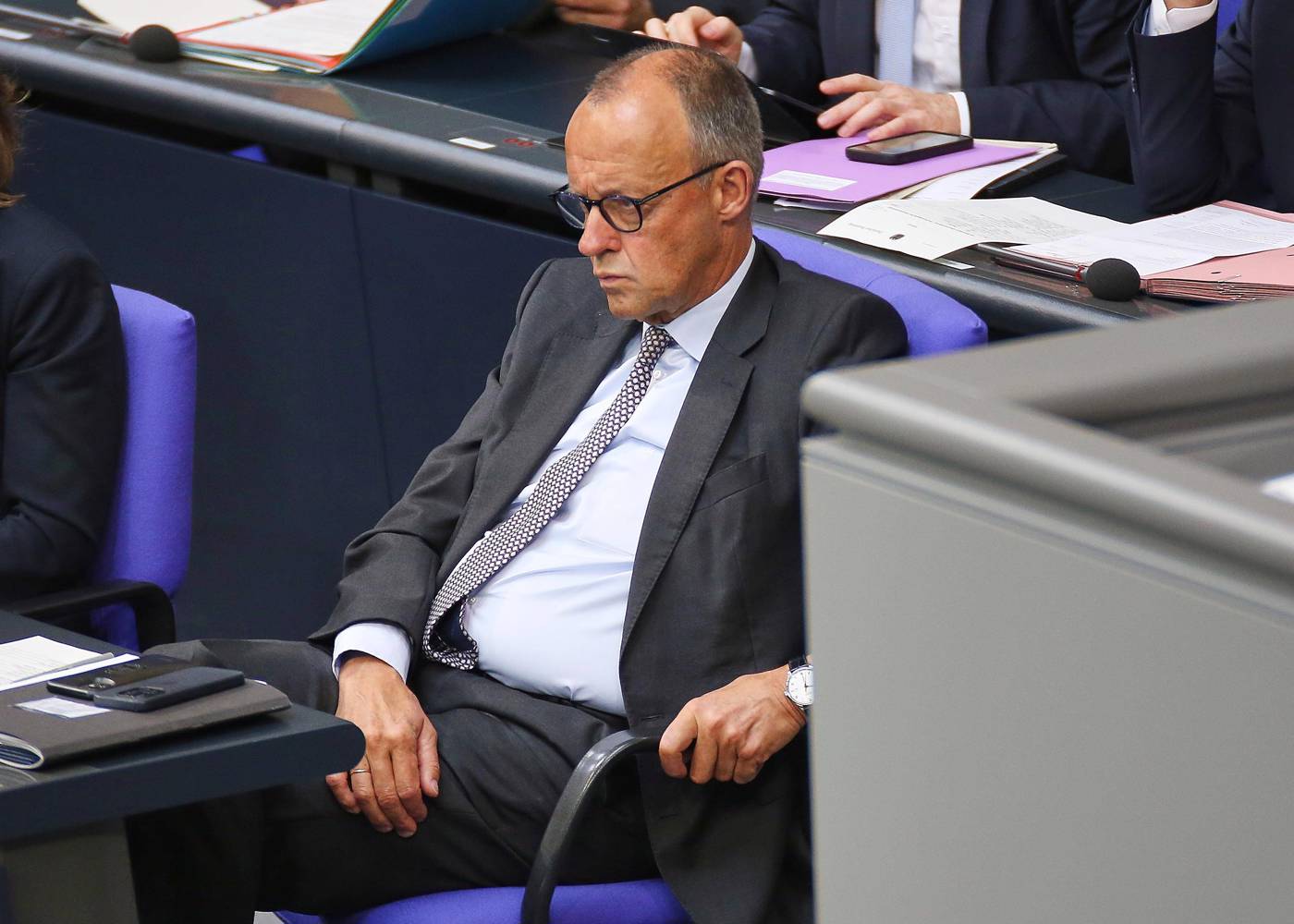 Union Faction Demands Merz Stop New EU Salary Directive Bureaucracy
