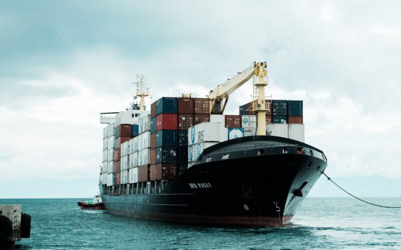 Strait of Hormuz: Cargo ship struck off Oman