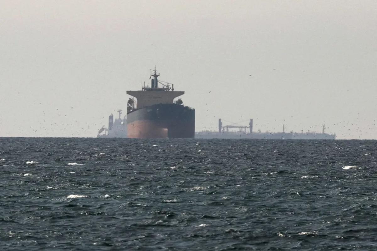Oman, Iran Announce Plan to Control Strait of Hormuz Costs