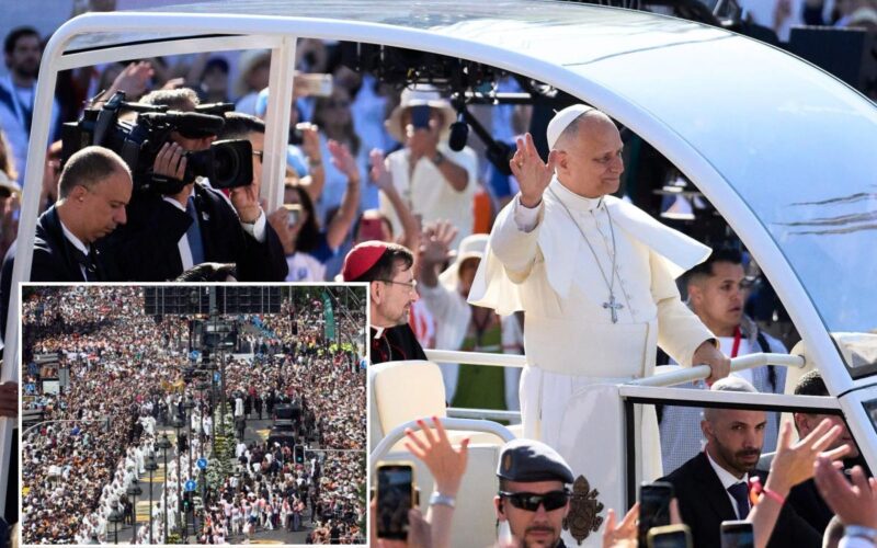 Pope’s Flower-Carpeted Procession Draws 1M to Madrid Streets