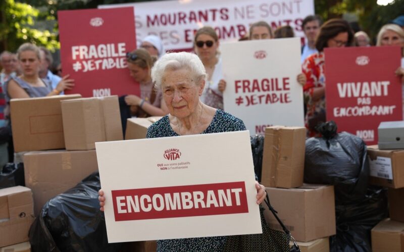 French Parliament Rejects Conscience Clause in Euthanasia Bill