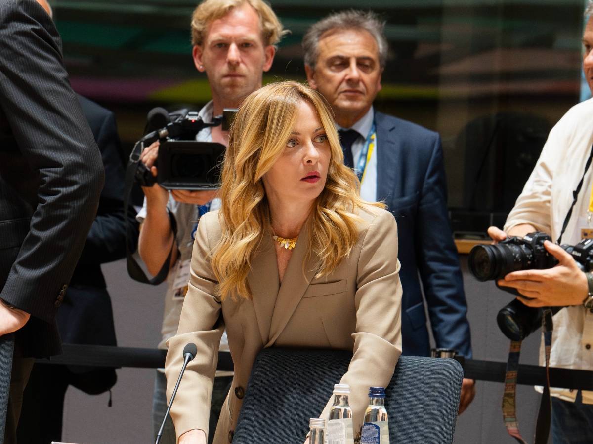 Meloni at EU Council: “Enforce Repatriation Rules” Then Clashes With Sanchez on Migration