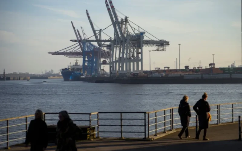 Poland Builds Baltic Port to Challenge Hamburg Dominance