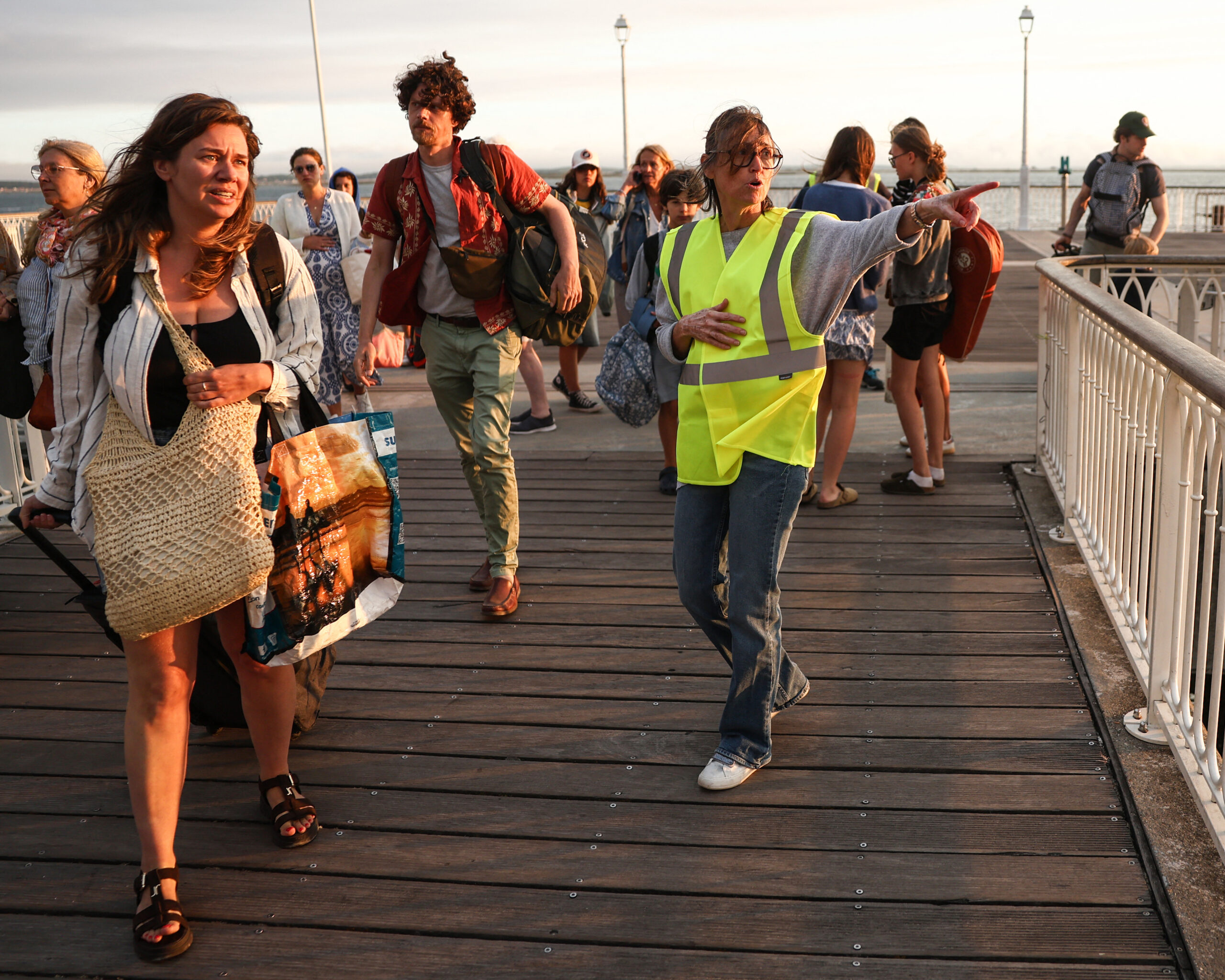 France Orders Total Evacuation of Cap Ferret as Wildfire Rages
