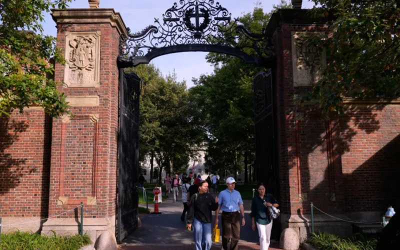 Trump DOJ Probes Harvard Over China-Based Financial Aid Programs