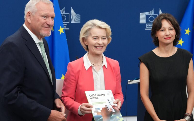 Von der Leyen Backs Social Media Ban for Under-13s