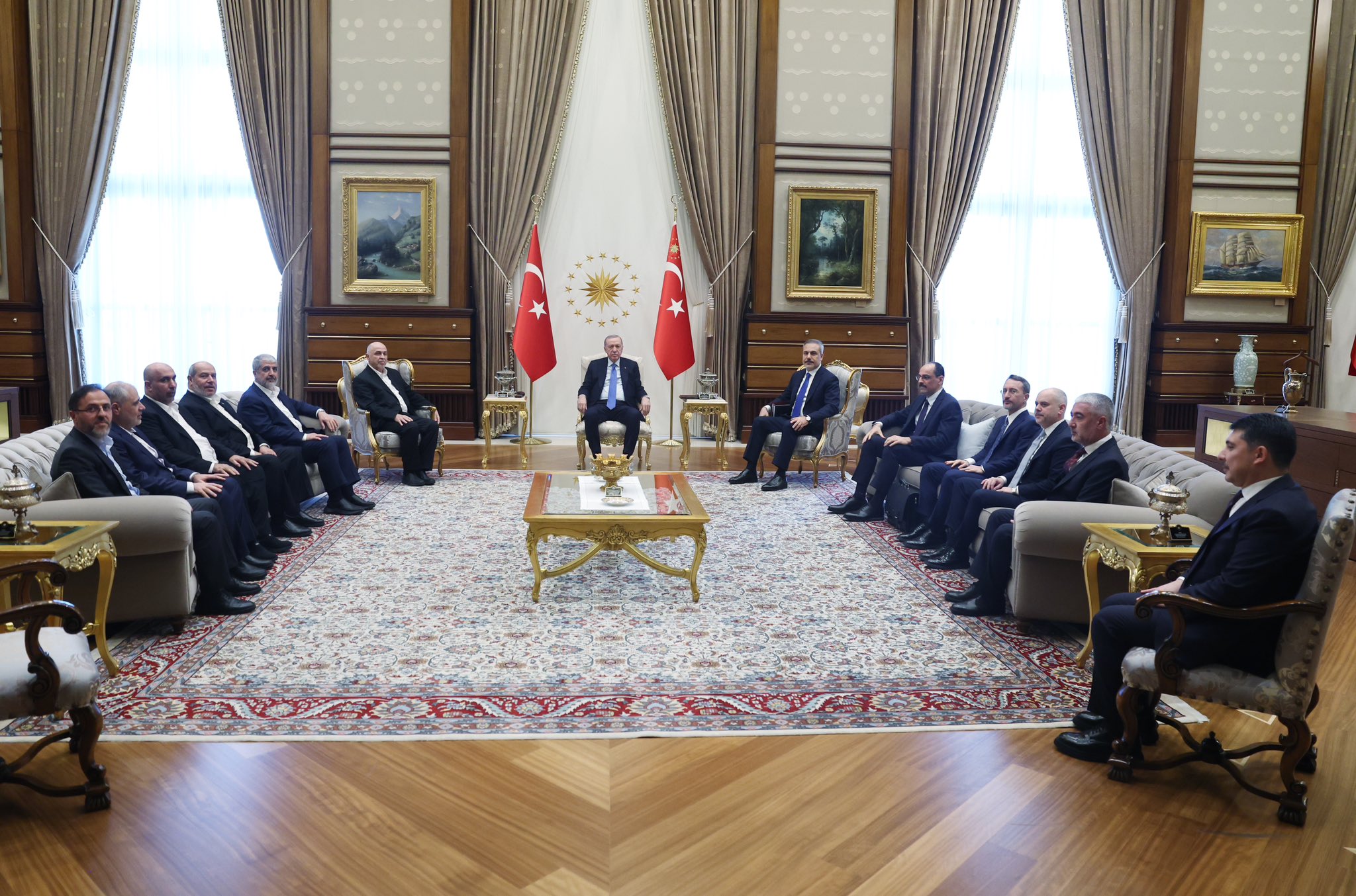 Hamas Moves Leadership Operations to Turkey, Eyes Syria Ties