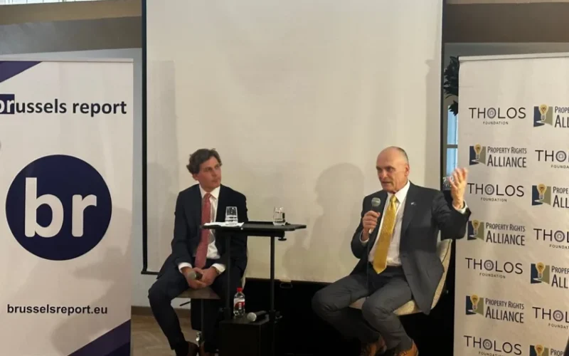 US Ambassador Urges EU to Slash Regulations Harming Consumers