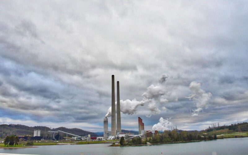 Nation’s Largest Public Utility Doubles Down on Coal and Gas